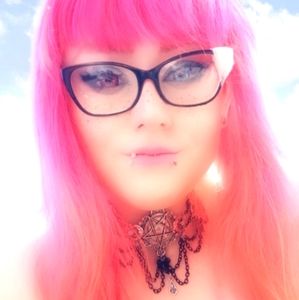 Meet your Posher, Mackenzie